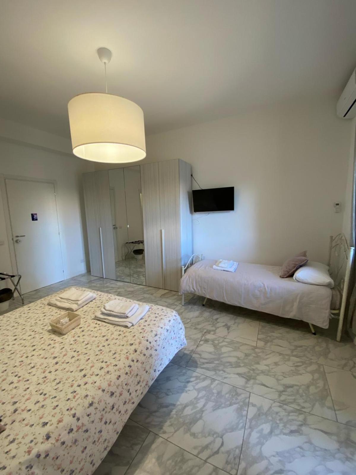 בארי Ennio Rooms מראה חיצוני תמונה