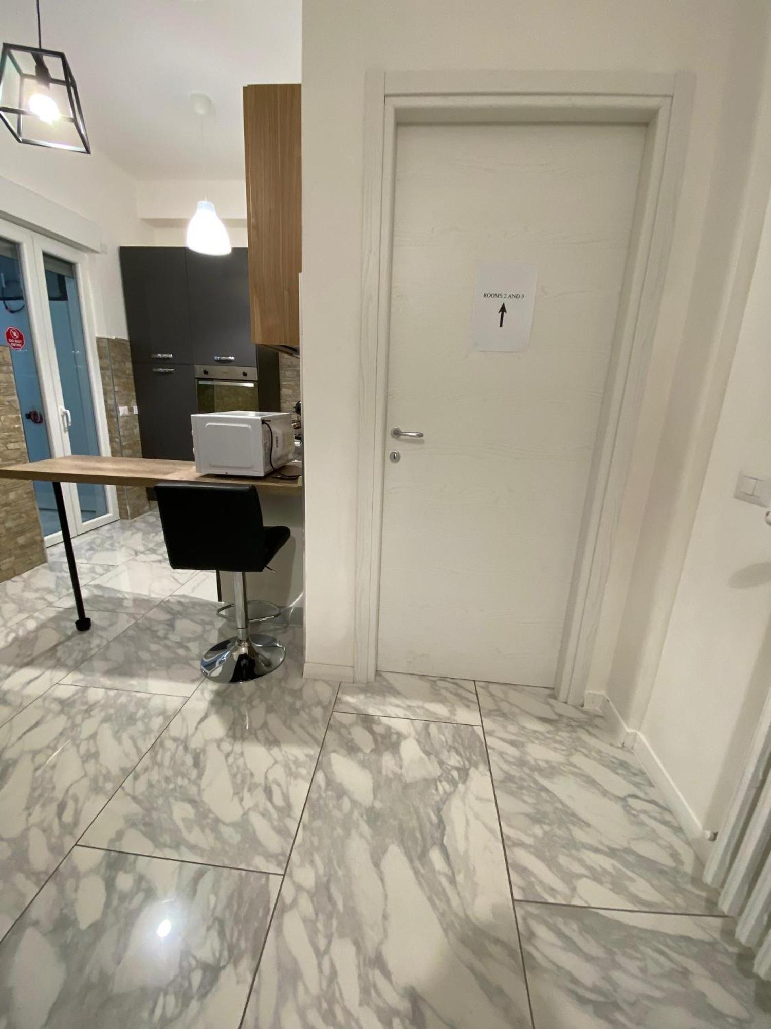 בארי Ennio Rooms מראה חיצוני תמונה